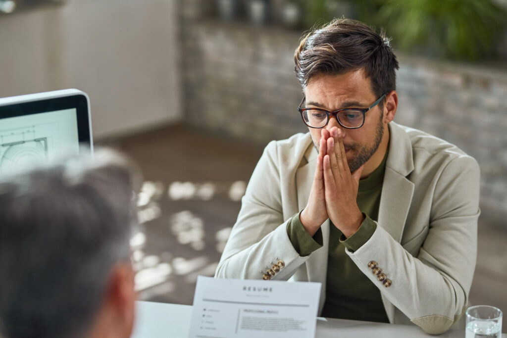 Custo de contratar errado vai além de financeiro, o time todo sente